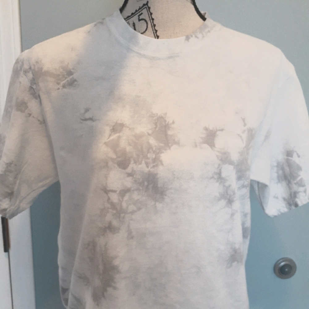 Marble tee shirt.